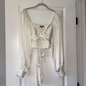 Satin and ribbed white long sleeved top